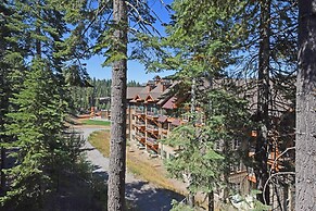 A Golden Getaway Pool, Hot Tub, Tennis, & More