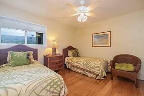 Banyan Tree Condo W/ Pool & Ocean Front!