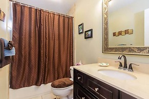 Banyan Tree Condo W/ Pool & Ocean Front!