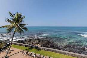 Banyan Tree Condo W/ Pool & Ocean Front!