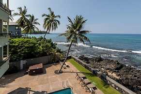 Banyan Tree Condo W/ Pool & Ocean Front!