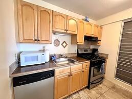 Kona Mansions Ocean Views & Amenities!