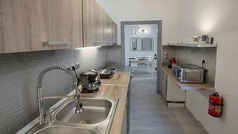 Lux 2BR Home On The Steps Of Acropolis