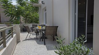 Lux 2BR Home On The Steps Of Acropolis