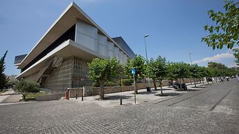 Lux 2BR Home On The Steps Of Acropolis