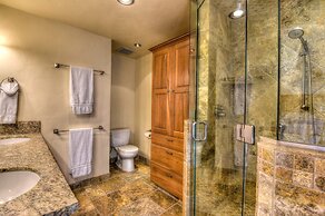 Brockway Springs Lodge Steps to Lake Access!