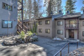 Brockway Springs Lodge Steps to Lake Access!