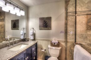 Granlibakken Retreat Near Tahoe Beach!