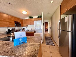 Kona Isle Oceanfront Condo w/ A/c!