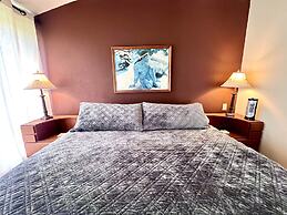 Kona Isle Oceanfront Condo w/ A/c!