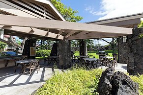 Surf & Racquet Club #6-303