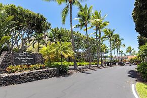 Surf & Racquet Club #6-303