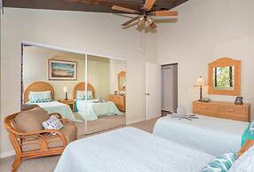 Surf & Racquet Club #6-303