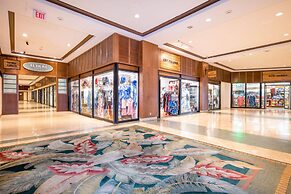 Ilima Suite at The Ilikai Short Walk to Beach!