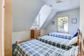 Mckinney Estate w/ Roof Deck Beach & Hike!