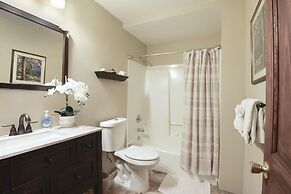 Shoreline Vista Lake Views, Near Hike & Bike!