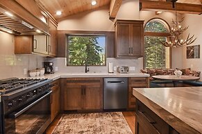 Shoreline Vista Lake Views, Near Hike & Bike!