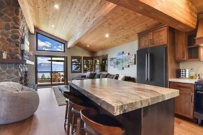 Shoreline Vista Lake Views, Near Hike & Bike!