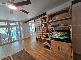 Kona Nalu Oceanfront Condo & More!