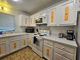 Kona Nalu Oceanfront Condo & More!