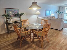 Kona Nalu Oceanfront Condo & More!