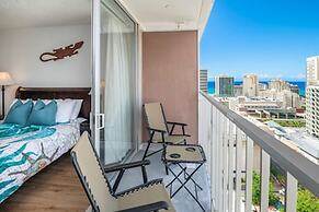 Marine Surf Waikiki w/ Beach Gear & Parking!