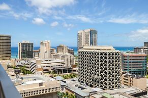 Marine Surf Waikiki w/ Beach Gear & Parking!