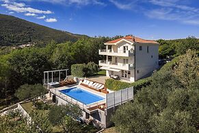 Luxury Villa Lovric Private Heated Pool