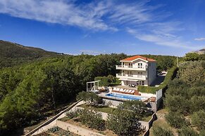 Luxury Villa Lovric Private Heated Pool