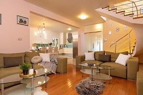 Luxury Villa Lovric Private Heated Pool