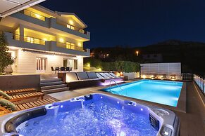 Luxury Villa Lovric Private Heated Pool