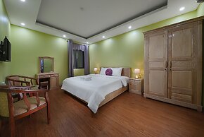 Golden Lotus Airport Hotel