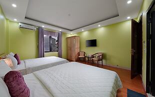 Golden Lotus Airport Hotel