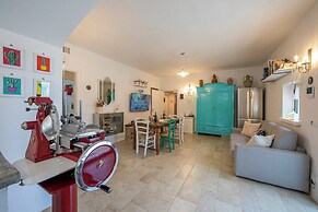 Rebea Trulli Home With Pool Fasano
