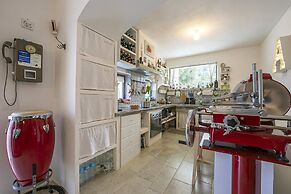 Rebea Trulli Home With Pool Fasano