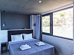 Sunrise Luxury Seaside Apartment