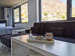 Sunrise Luxury Seaside Apartment