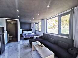 Sunrise Luxury Seaside Apartment