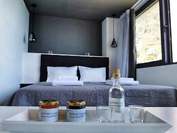 Sunrise Luxury Seaside Apartment