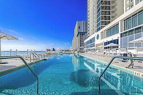 Daytona Grande Oceanfront Resort