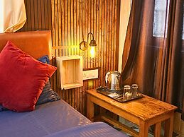 Skyard Hostel Rishikesh (Laxman Jhula)