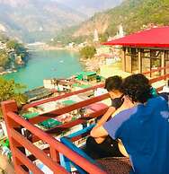 Skyard Hostel Rishikesh (Laxman Jhula)