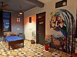 Skyard Hostel Rishikesh (Laxman Jhula)