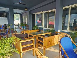 Skyard Hostel Rishikesh (Laxman Jhula)