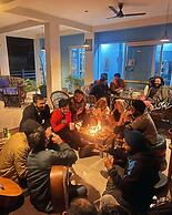 Skyard Hostel Rishikesh (Laxman Jhula)
