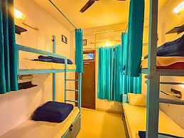 Skyard Hostel Rishikesh (Laxman Jhula)