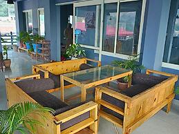 Skyard Hostel Rishikesh (Laxman Jhula)