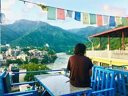 Skyard Hostel Rishikesh (Laxman Jhula)