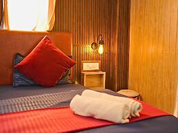 Skyard Hostel Rishikesh (Laxman Jhula)