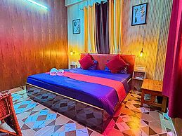Skyard Hostel Rishikesh (Laxman Jhula)